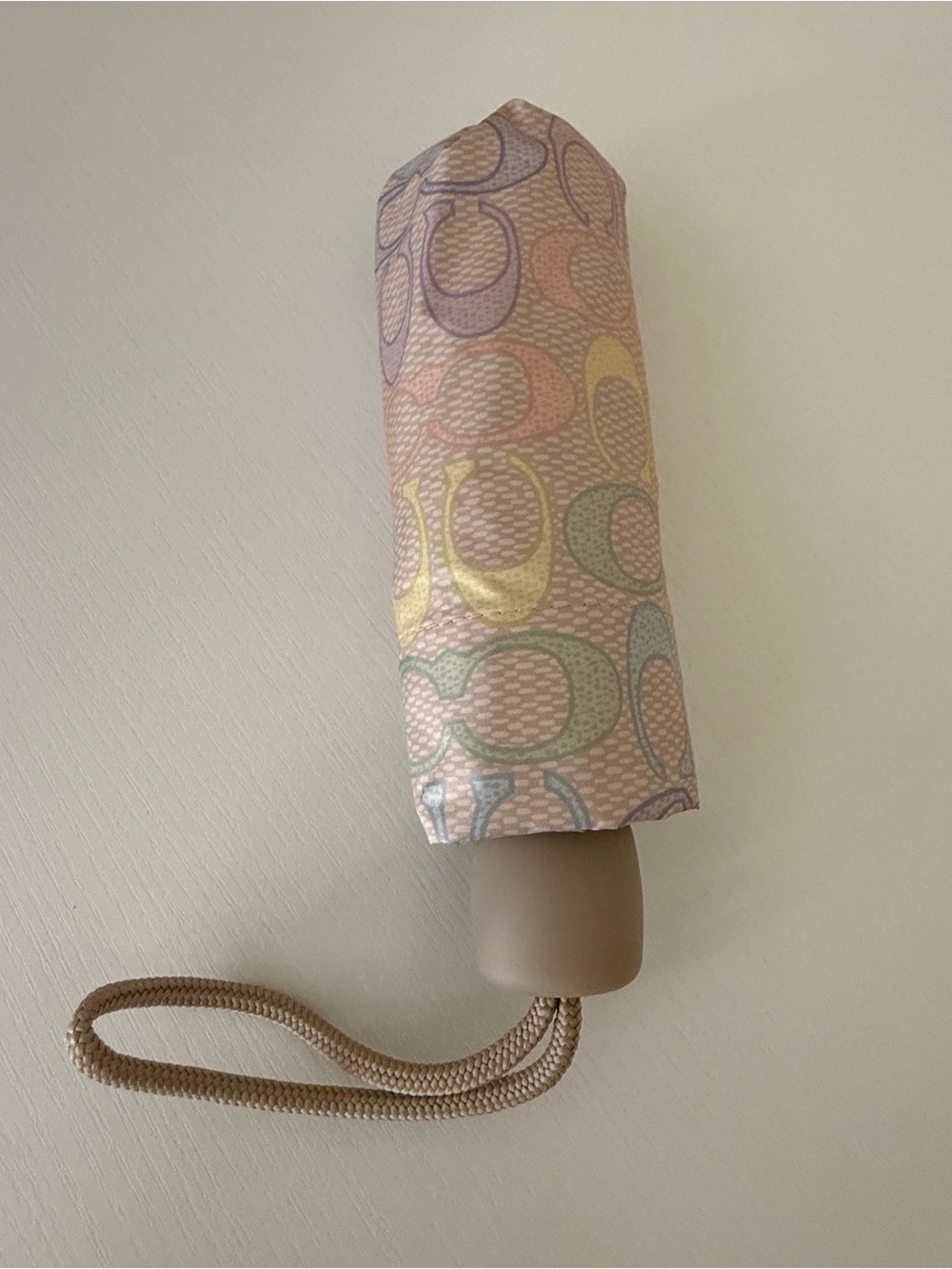 NWOT Coach Outlet Rainbow Signature Umbrella Biege/multi Compact UV